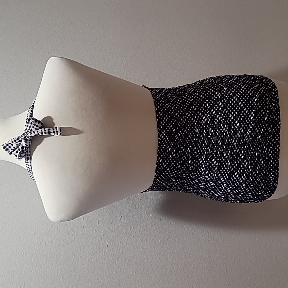 Athleta Sleeveless Swimwear Tankini Haltar Top Black White Vacation Resortwear - Picture 13 of 13